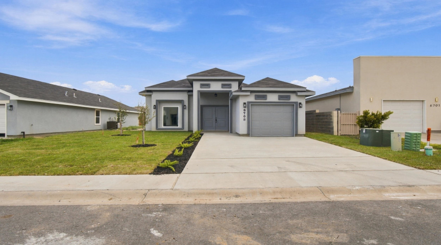 6703 El Jinete Dr., Laredo, Texas 78046-8639, 3 Bedrooms Bedrooms, 5 Rooms Rooms,2 BathroomsBathrooms,Residential,For Sale,6703 El Jinete Dr.,20264608