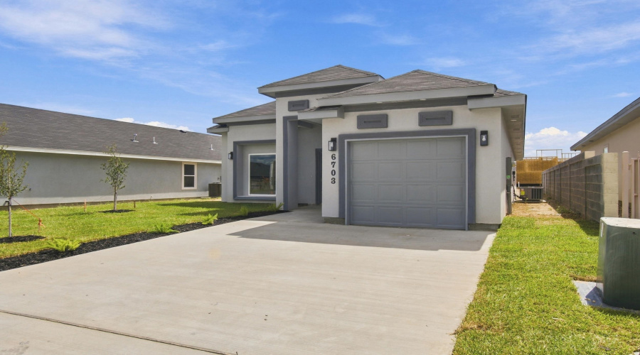 6703 El Jinete Dr., Laredo, Texas 78046-8639, 3 Bedrooms Bedrooms, 5 Rooms Rooms,2 BathroomsBathrooms,Residential,For Sale,6703 El Jinete Dr.,20264608