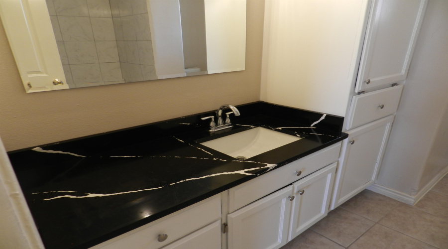 305 Segovia Dr, Laredo, Texas 78046, 3 Bedrooms Bedrooms, 5 Rooms Rooms,2 BathroomsBathrooms,Residential,For Sale,305 Segovia Dr,20264609