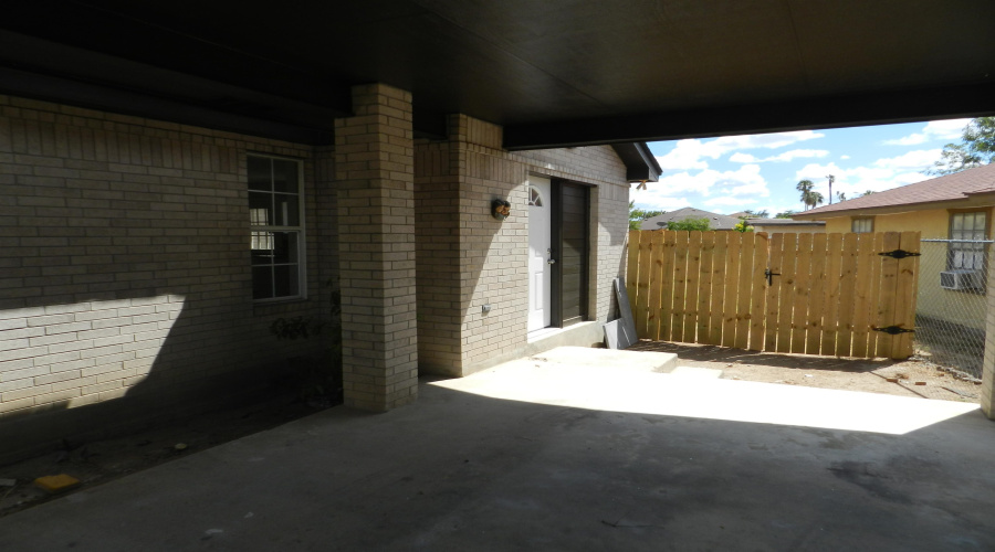 305 Segovia Dr, Laredo, Texas 78046, 3 Bedrooms Bedrooms, 5 Rooms Rooms,2 BathroomsBathrooms,Residential,For Sale,305 Segovia Dr,20264609