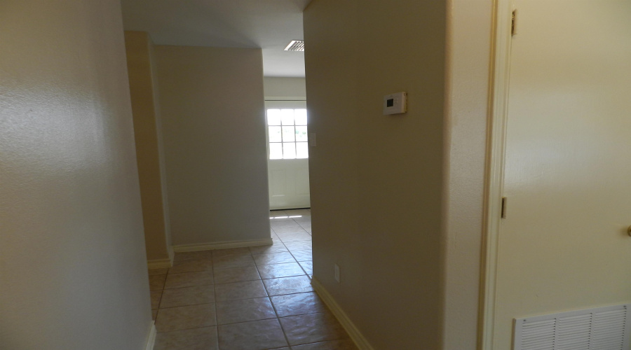 305 Segovia Dr, Laredo, Texas 78046, 3 Bedrooms Bedrooms, 5 Rooms Rooms,2 BathroomsBathrooms,Residential,For Sale,305 Segovia Dr,20264609