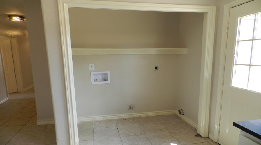 305 Segovia Dr, Laredo, Texas 78046, 3 Bedrooms Bedrooms, 5 Rooms Rooms,2 BathroomsBathrooms,Residential,For Sale,305 Segovia Dr,20264609