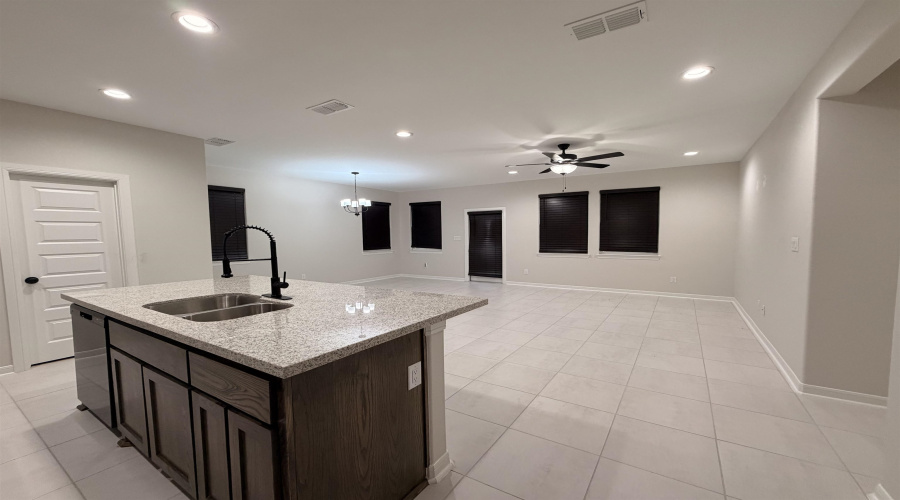 11210 Cantabria, Laredo, Texas 78045, 4 Bedrooms Bedrooms, 6 Rooms Rooms,2 BathroomsBathrooms,Residential,For Rent,11210 Cantabria,20264612