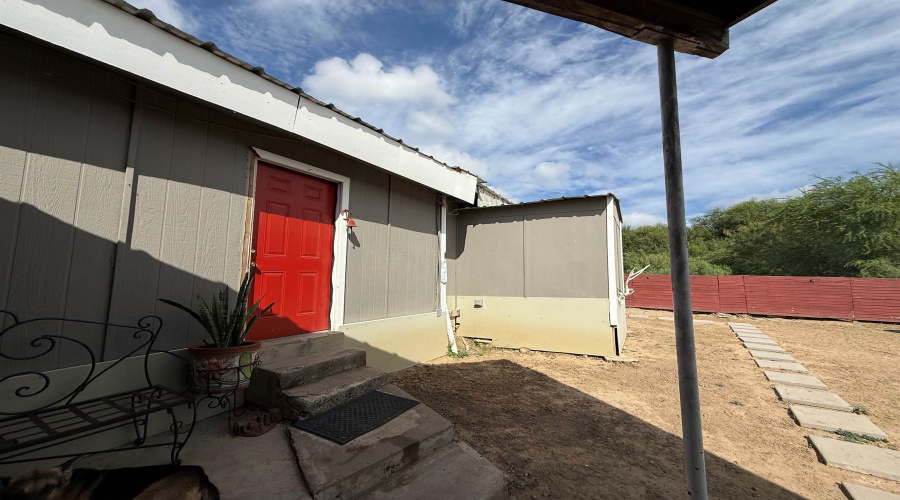 284 Rancho Nopal Rd, Laredo, Texas 78045, 3 Bedrooms Bedrooms, 4 Rooms Rooms,2 BathroomsBathrooms,Residential,For Sale,284 Rancho Nopal Rd,20264617
