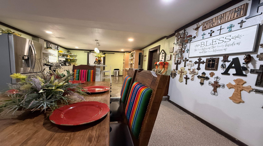 284 Rancho Nopal Rd, Laredo, Texas 78045, 3 Bedrooms Bedrooms, 4 Rooms Rooms,2 BathroomsBathrooms,Residential,For Sale,284 Rancho Nopal Rd,20264617