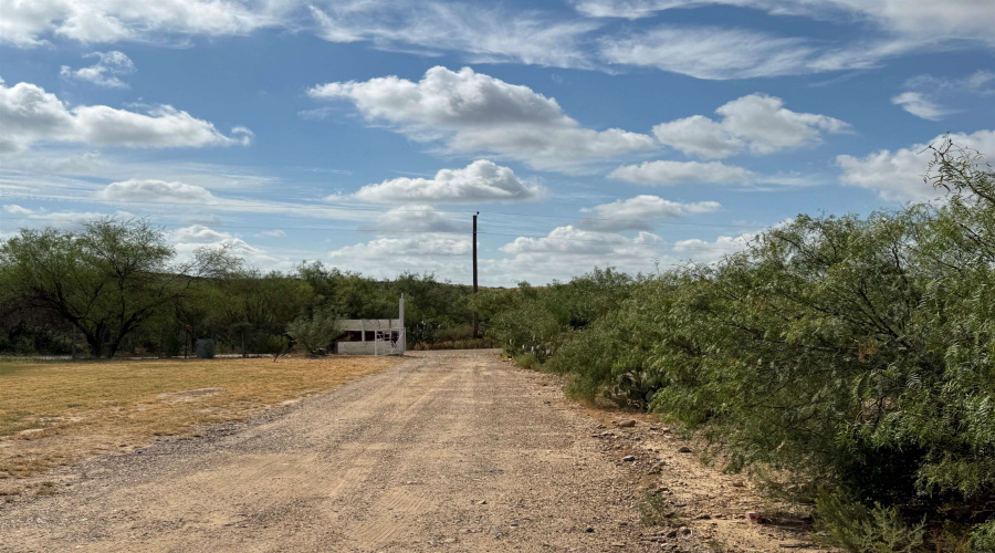 284 Rancho Nopal Rd, Laredo, Texas 78045, 3 Bedrooms Bedrooms, 4 Rooms Rooms,2 BathroomsBathrooms,Residential,For Sale,284 Rancho Nopal Rd,20264617