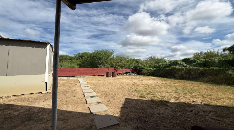 284 Rancho Nopal Rd, Laredo, Texas 78045, 3 Bedrooms Bedrooms, 4 Rooms Rooms,2 BathroomsBathrooms,Residential,For Sale,284 Rancho Nopal Rd,20264617