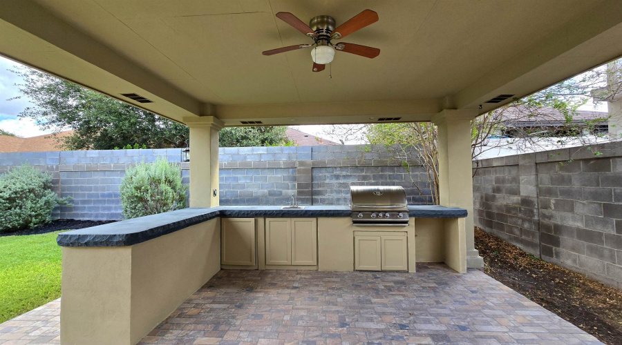 10529 Winrock Dr, Laredo, Texas 78045, 4 Bedrooms Bedrooms, 8 Rooms Rooms,3 BathroomsBathrooms,Residential,For Sale,10529 Winrock Dr,20264613