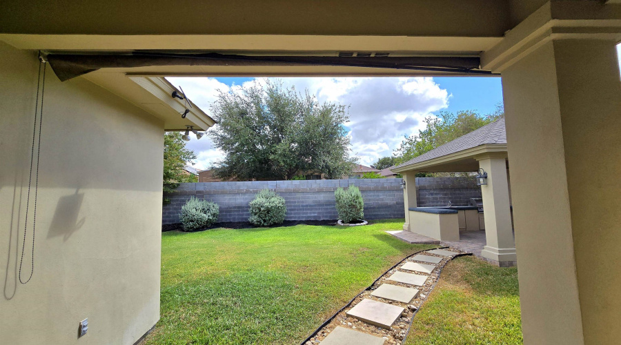 10529 Winrock Dr, Laredo, Texas 78045, 4 Bedrooms Bedrooms, 8 Rooms Rooms,3 BathroomsBathrooms,Residential,For Sale,10529 Winrock Dr,20264613
