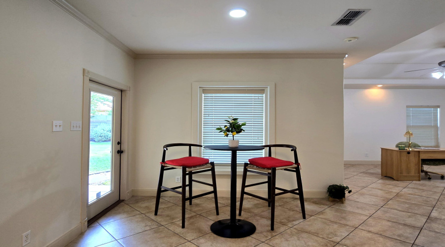 10529 Winrock Dr, Laredo, Texas 78045, 4 Bedrooms Bedrooms, 8 Rooms Rooms,3 BathroomsBathrooms,Residential,For Sale,10529 Winrock Dr,20264613