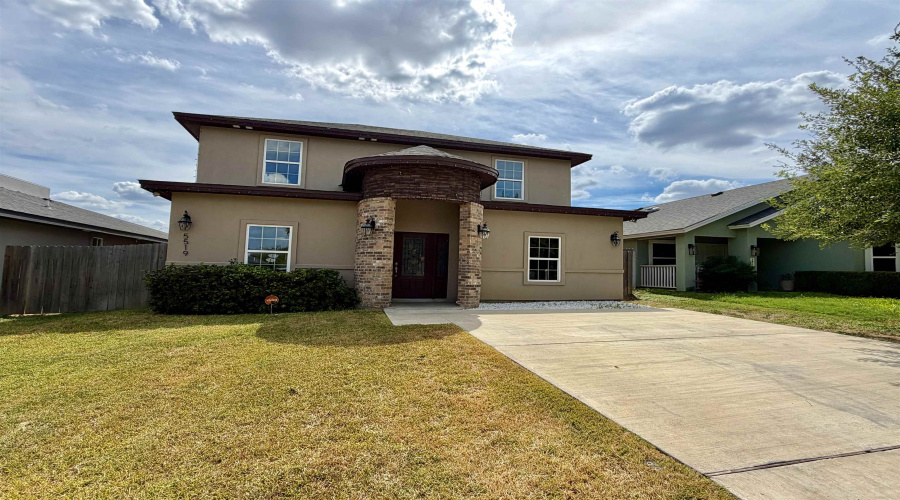 5519 Conroe St, Laredo, Texas 78046, 4 Bedrooms Bedrooms, 8 Rooms Rooms,3 BathroomsBathrooms,Residential,For Rent,5519 Conroe St,20264614