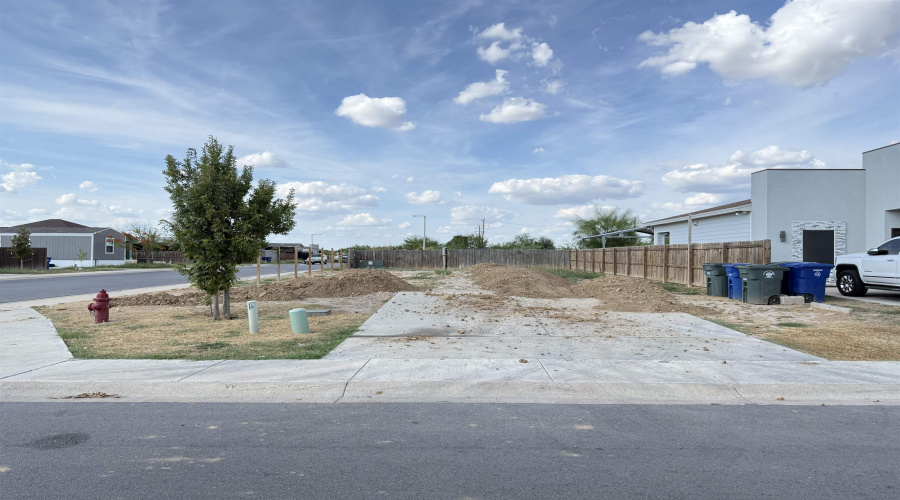 710 Rosemary Ln., Laredo, Texas 78046, 3 Bedrooms Bedrooms, 5 Rooms Rooms,2 BathroomsBathrooms,Residential,For Sale,710 Rosemary Ln.,20264615