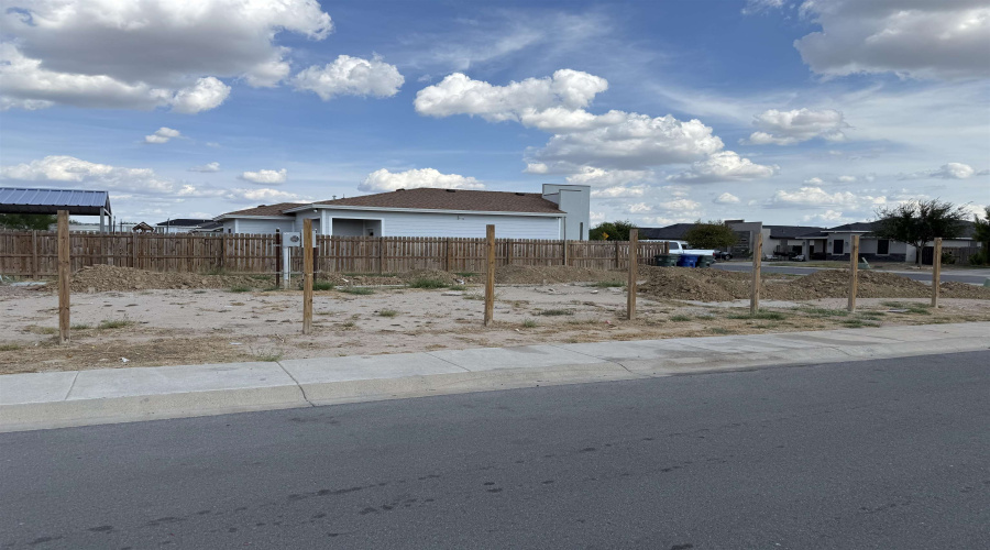 710 Rosemary Ln., Laredo, Texas 78046, 3 Bedrooms Bedrooms, 5 Rooms Rooms,2 BathroomsBathrooms,Residential,For Sale,710 Rosemary Ln.,20264615