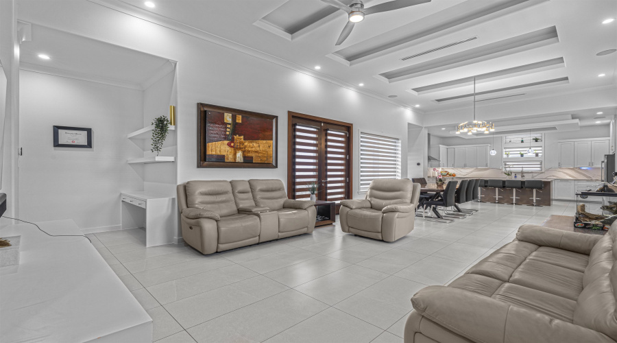3012 George Martin Dr., Laredo, Texas 78041, 3 Bedrooms Bedrooms, 9 Rooms Rooms,3 BathroomsBathrooms,Residential,For Sale,3012 George Martin Dr.,20264620