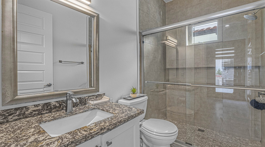 3012 George Martin Dr., Laredo, Texas 78041, 3 Bedrooms Bedrooms, 9 Rooms Rooms,3 BathroomsBathrooms,Residential,For Sale,3012 George Martin Dr.,20264620
