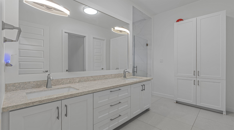 3012 George Martin Dr., Laredo, Texas 78041, 3 Bedrooms Bedrooms, 9 Rooms Rooms,3 BathroomsBathrooms,Residential,For Sale,3012 George Martin Dr.,20264620