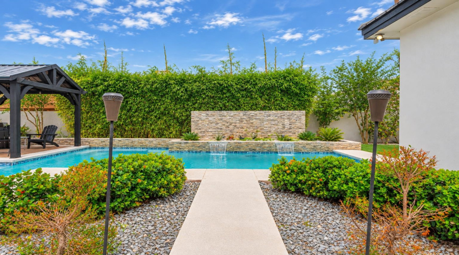 3012 George Martin Dr., Laredo, Texas 78041, 3 Bedrooms Bedrooms, 9 Rooms Rooms,3 BathroomsBathrooms,Residential,For Sale,3012 George Martin Dr.,20264620
