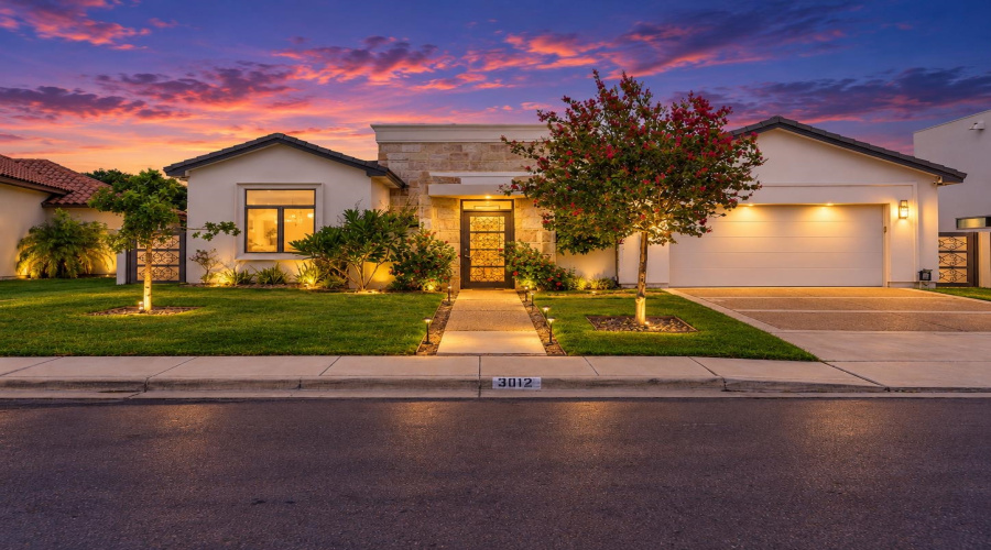 3012 George Martin Dr., Laredo, Texas 78041, 3 Bedrooms Bedrooms, 9 Rooms Rooms,3 BathroomsBathrooms,Residential,For Sale,3012 George Martin Dr.,20264620