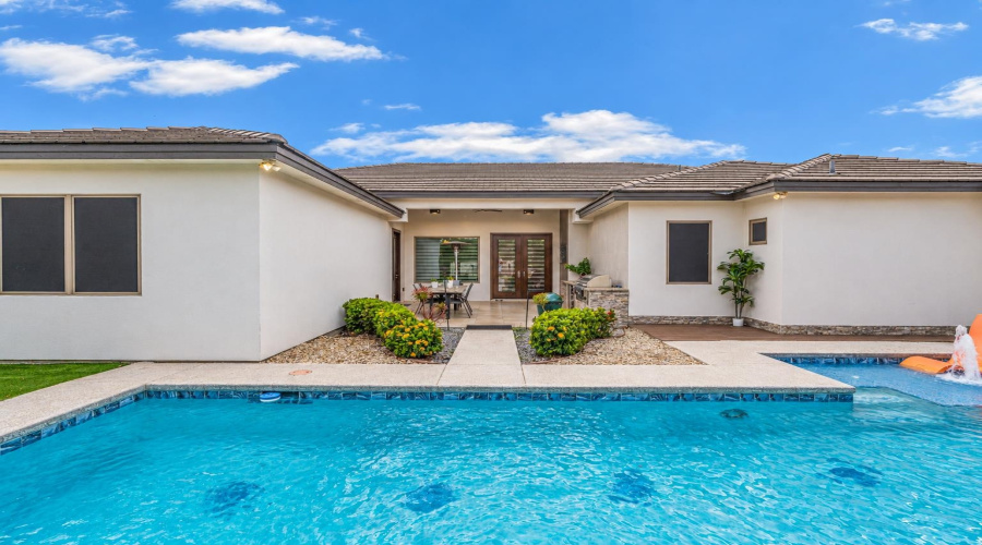 3012 George Martin Dr., Laredo, Texas 78041, 3 Bedrooms Bedrooms, 9 Rooms Rooms,3 BathroomsBathrooms,Residential,For Sale,3012 George Martin Dr.,20264620