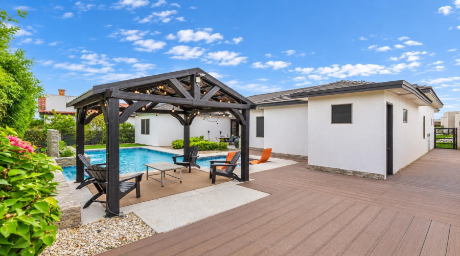 3012 George Martin Dr., Laredo, Texas 78041, 3 Bedrooms Bedrooms, 9 Rooms Rooms,3 BathroomsBathrooms,Residential,For Sale,3012 George Martin Dr.,20264620
