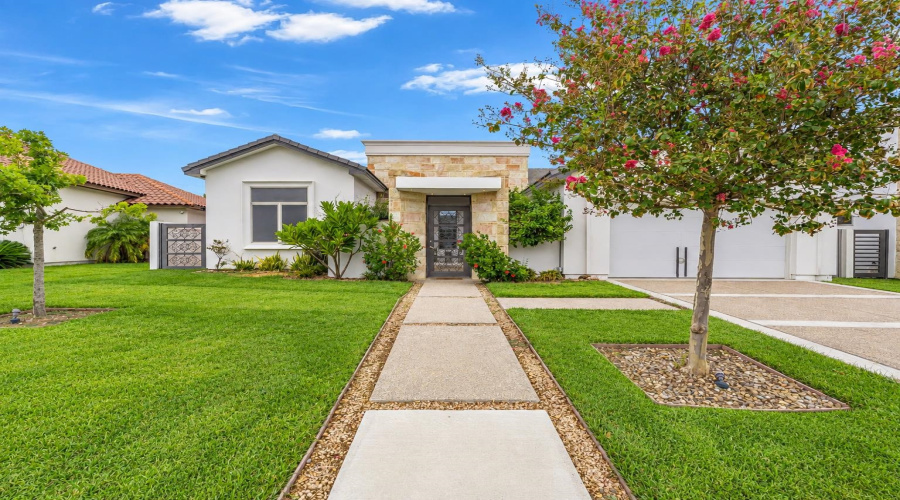 3012 George Martin Dr., Laredo, Texas 78041, 3 Bedrooms Bedrooms, 9 Rooms Rooms,3 BathroomsBathrooms,Residential,For Sale,3012 George Martin Dr.,20264620