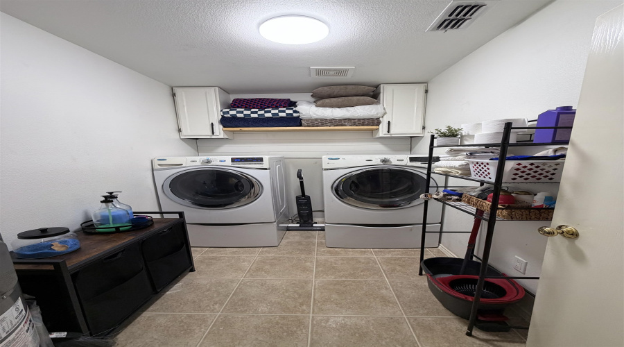 13126 Fawn Dr, Laredo, Texas 78045, 3 Bedrooms Bedrooms, 3 Rooms Rooms,2 BathroomsBathrooms,Residential,For Sale,13126 Fawn Dr,20264621