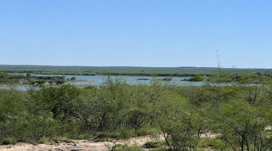 5203 Siesta Ln, Zapata, Texas 78076, 2 Bedrooms Bedrooms, 4 Rooms Rooms,1 BathroomBathrooms,Residential,For Sale,5203 Siesta Ln,20264622