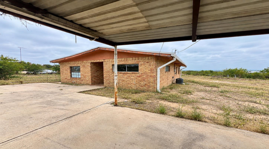 5203 Siesta Ln, Zapata, Texas 78076, 2 Bedrooms Bedrooms, 4 Rooms Rooms,1 BathroomBathrooms,Residential,For Sale,5203 Siesta Ln,20264622