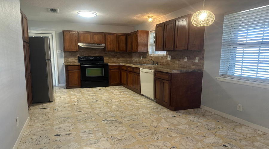 2315 Guerrero St, Laredo, Texas 78043, 3 Bedrooms Bedrooms, 6 Rooms Rooms,2 BathroomsBathrooms,Residential,For Rent,2315 Guerrero St,20264625