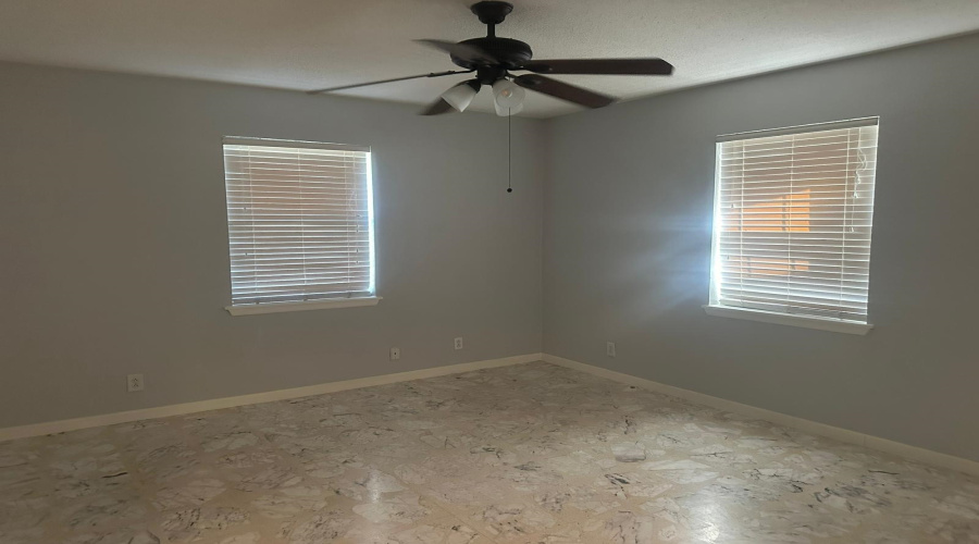 2315 Guerrero St, Laredo, Texas 78043, 3 Bedrooms Bedrooms, 6 Rooms Rooms,2 BathroomsBathrooms,Residential,For Rent,2315 Guerrero St,20264625