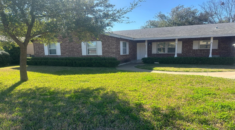 2315 Guerrero St, Laredo, Texas 78043, 3 Bedrooms Bedrooms, 6 Rooms Rooms,2 BathroomsBathrooms,Residential,For Rent,2315 Guerrero St,20264625