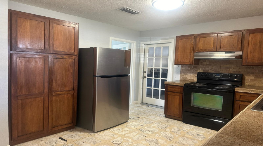 2315 Guerrero St, Laredo, Texas 78043, 3 Bedrooms Bedrooms, 6 Rooms Rooms,2 BathroomsBathrooms,Residential,For Rent,2315 Guerrero St,20264625
