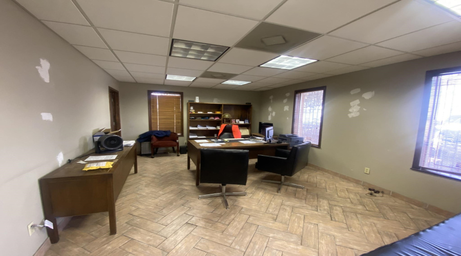 2019 Jefferson St, LAREDO, Texas 78040, 1 Bedroom Bedrooms, 21 Rooms Rooms,2 BathroomsBathrooms,Commercial/industrial,For Rent,2019 Jefferson St,20264636