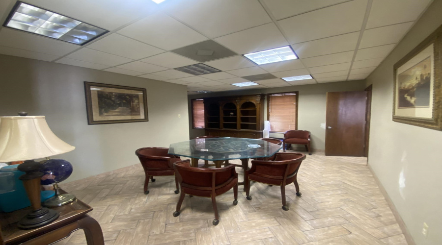 2019 Jefferson St, LAREDO, Texas 78040, 1 Bedroom Bedrooms, 21 Rooms Rooms,2 BathroomsBathrooms,Commercial/industrial,For Rent,2019 Jefferson St,20264636