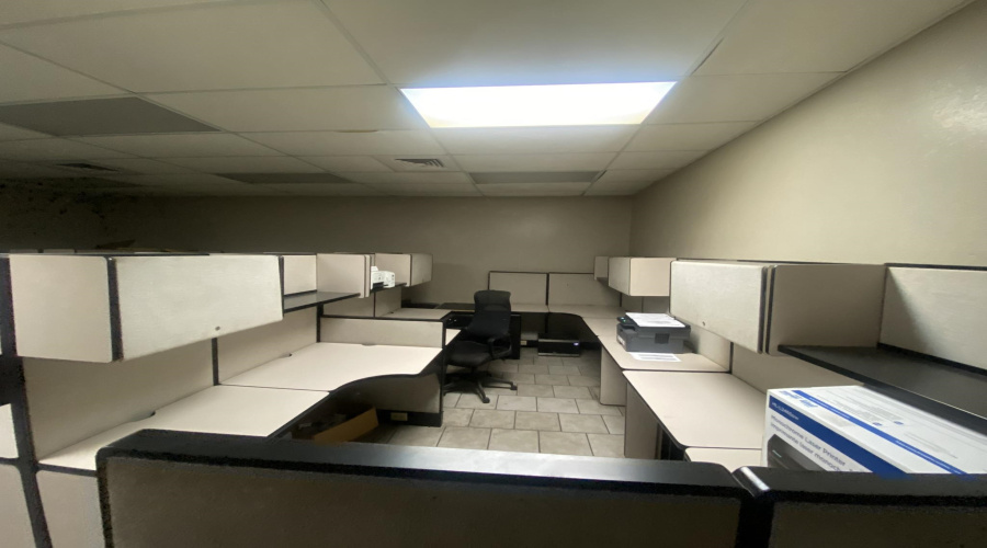 2019 Jefferson St, LAREDO, Texas 78040, 1 Bedroom Bedrooms, 21 Rooms Rooms,2 BathroomsBathrooms,Commercial/industrial,For Rent,2019 Jefferson St,20264636