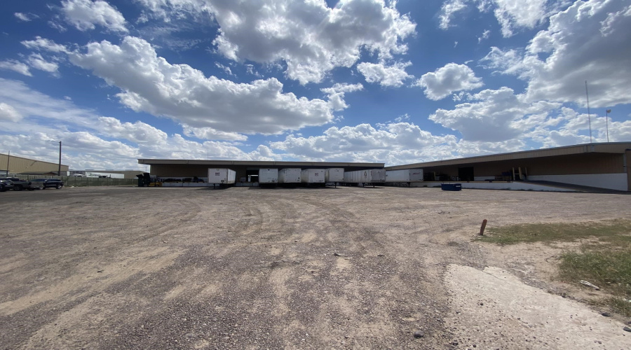 2019 Jefferson St, LAREDO, Texas 78040, 1 Bedroom Bedrooms, 21 Rooms Rooms,2 BathroomsBathrooms,Commercial/industrial,For Rent,2019 Jefferson St,20264636