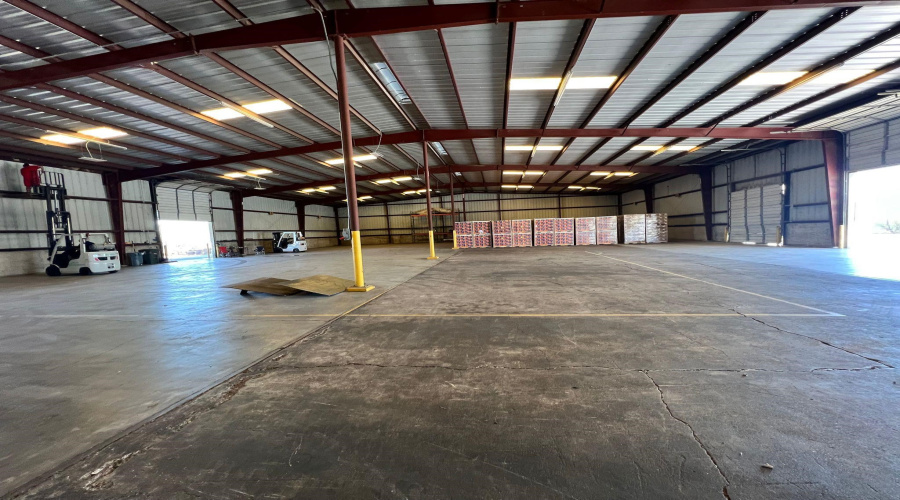 2019 Jefferson St, LAREDO, Texas 78040, 1 Bedroom Bedrooms, 21 Rooms Rooms,2 BathroomsBathrooms,Commercial/industrial,For Rent,2019 Jefferson St,20264636