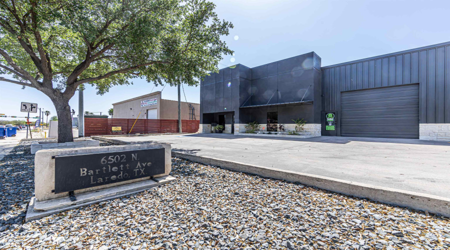 6502 N Bartlett Ave, Laredo, Texas 78041, 1 Room Rooms,2 BathroomsBathrooms,Commercial retail/office,For Rent,6502 N Bartlett Ave,20264633