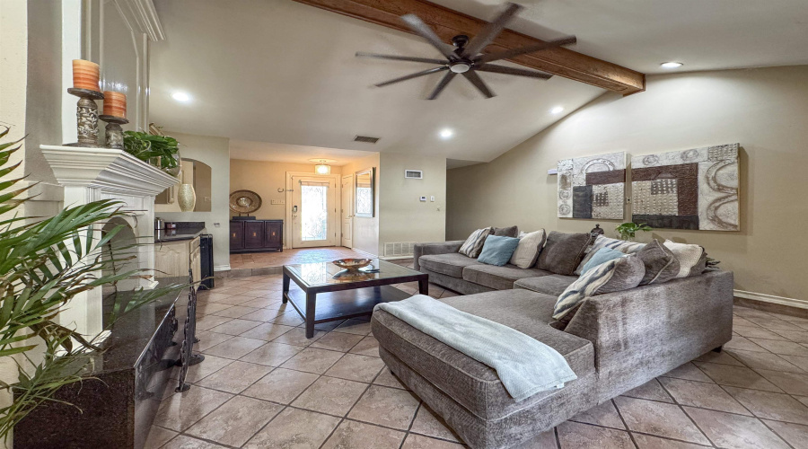 1227 Andrew Ln, Laredo, Texas 78045, 4 Bedrooms Bedrooms, 8 Rooms Rooms,3 BathroomsBathrooms,Residential,For Sale,1227 Andrew Ln,20264629