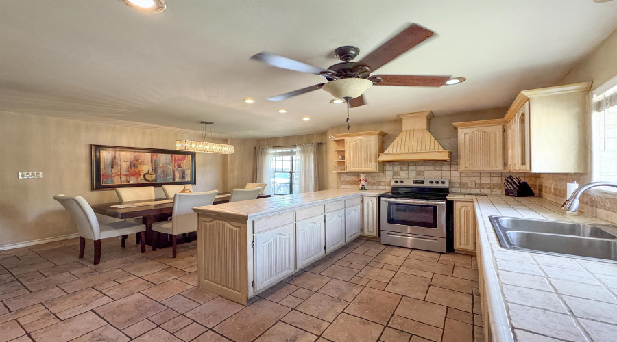 1227 Andrew Ln, Laredo, Texas 78045, 4 Bedrooms Bedrooms, 8 Rooms Rooms,3 BathroomsBathrooms,Residential,For Sale,1227 Andrew Ln,20264629