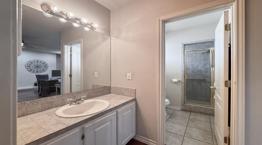 1227 Andrew Ln, Laredo, Texas 78045, 4 Bedrooms Bedrooms, 8 Rooms Rooms,3 BathroomsBathrooms,Residential,For Sale,1227 Andrew Ln,20264629