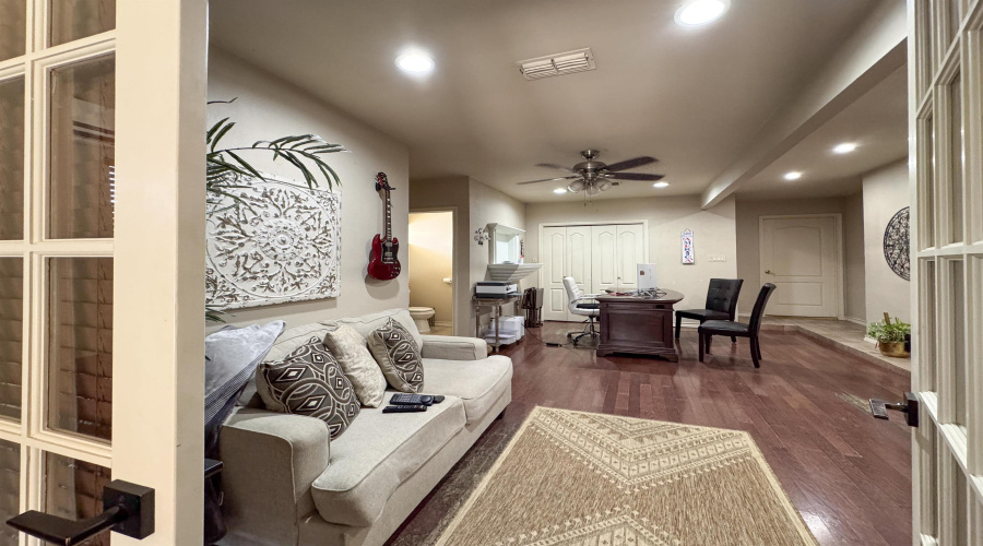 1227 Andrew Ln, Laredo, Texas 78045, 4 Bedrooms Bedrooms, 8 Rooms Rooms,3 BathroomsBathrooms,Residential,For Sale,1227 Andrew Ln,20264629