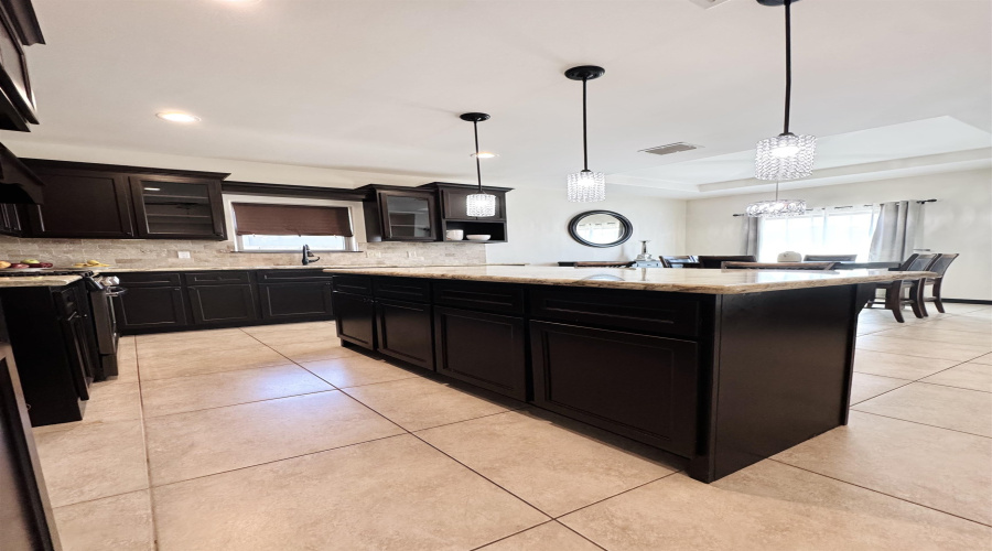 205 Sandhill Oak Dr, Laredo, Texas 78045, 3 Bedrooms Bedrooms, 6 Rooms Rooms,2 BathroomsBathrooms,Residential,For Sale,205 Sandhill Oak Dr,20264630