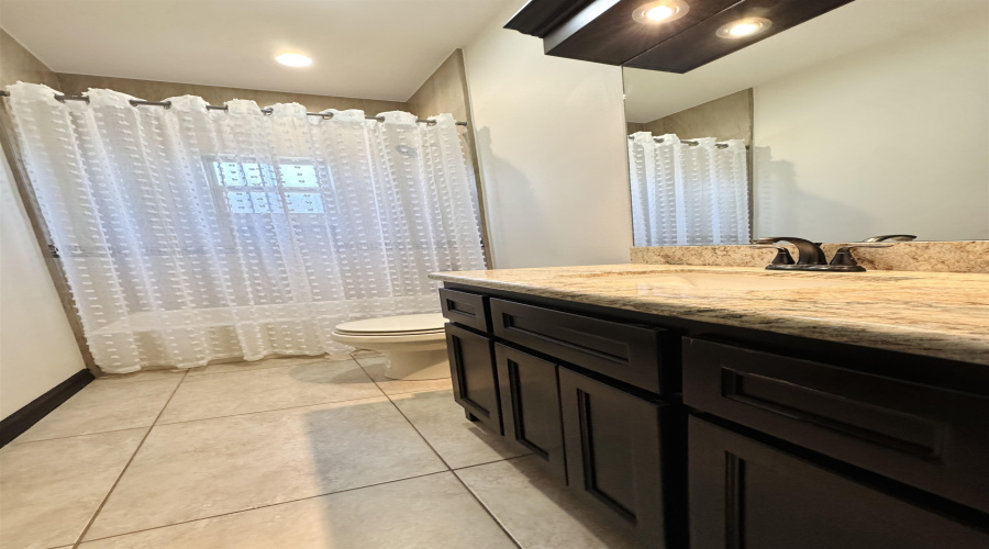 205 Sandhill Oak Dr, Laredo, Texas 78045, 3 Bedrooms Bedrooms, 6 Rooms Rooms,2 BathroomsBathrooms,Residential,For Sale,205 Sandhill Oak Dr,20264630