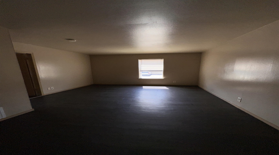 2219 E Travis St, Laredo, Texas 78041, 1 Bedroom Bedrooms, 2 Rooms Rooms,1 BathroomBathrooms,Residential,For Rent,2219 E Travis St,20264632
