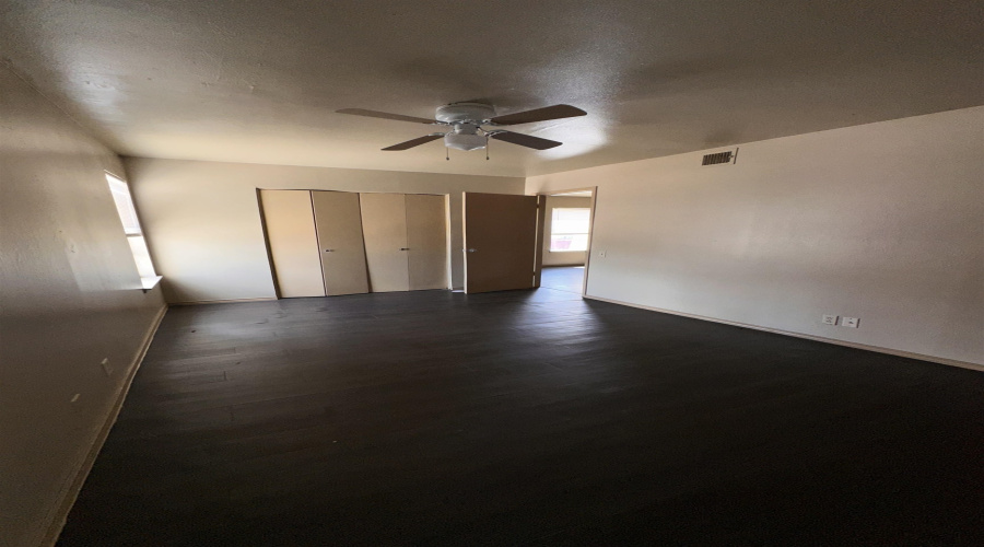 2219 E Travis St, Laredo, Texas 78041, 1 Bedroom Bedrooms, 2 Rooms Rooms,1 BathroomBathrooms,Residential,For Rent,2219 E Travis St,20264632