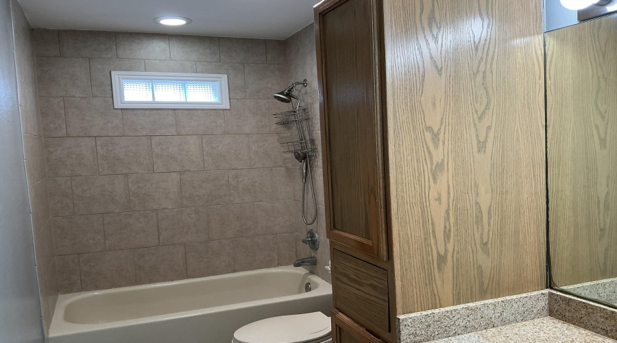 204 Girasol Ct, Laredo, Texas 78043, 3 Bedrooms Bedrooms, 5 Rooms Rooms,2 BathroomsBathrooms,Residential,For Rent,204 Girasol Ct,20264634