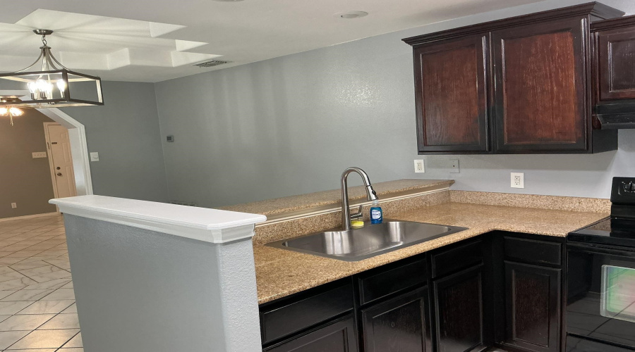 204 Girasol Ct, Laredo, Texas 78043, 3 Bedrooms Bedrooms, 5 Rooms Rooms,2 BathroomsBathrooms,Residential,For Rent,204 Girasol Ct,20264634