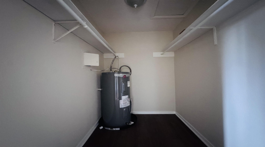 1303 E Eistetter St, Laredo, Texas 78041, 1 Bedroom Bedrooms, 2 Rooms Rooms,1 BathroomBathrooms,Residential,For Rent,1303 E Eistetter St,20264637