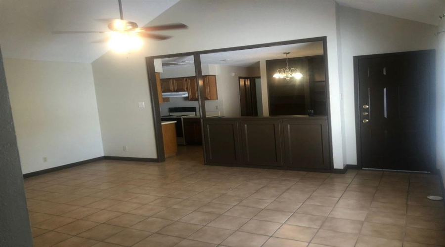 8617 Northridge Lp, Laredo, Texas 78041, 4 Bedrooms Bedrooms, 8 Rooms Rooms,2 BathroomsBathrooms,Residential,For Rent,8617 Northridge Lp,20264638